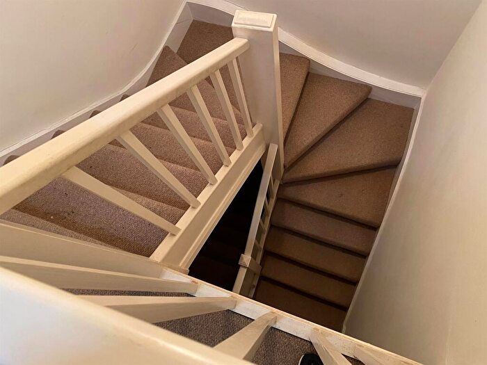5 Bedroom End Of Terrace House For Sale In Wayside Mews, Maidenhead, SL6