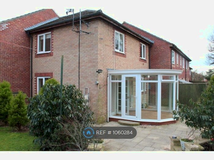 3 Bedroom Semi-Detached House To Rent In Chippenham, Chippenham, SN15