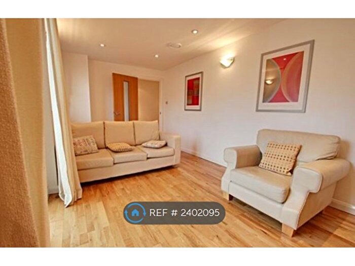 2 Bedroom Flat To Rent In Tower Point, Enfield, EN2