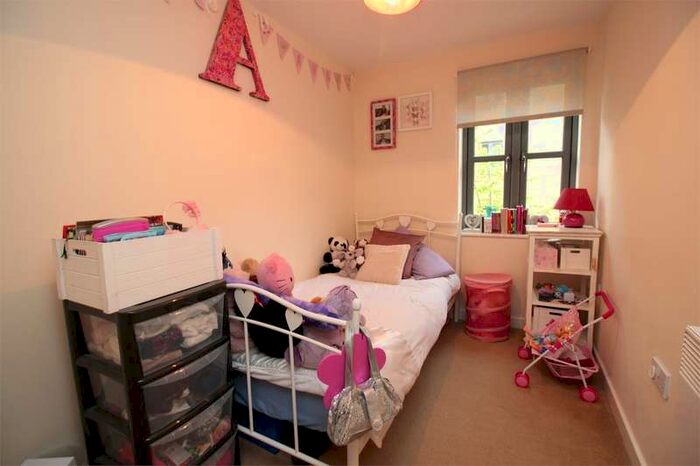 2 Bedroom Flat To Rent In Paynes Park, Hitchin, SG5