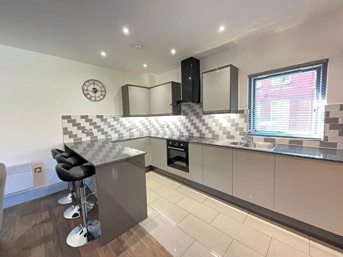 2 Bedroom Apartment To Rent In North Street, Leeds, West Yorkshire, LS2