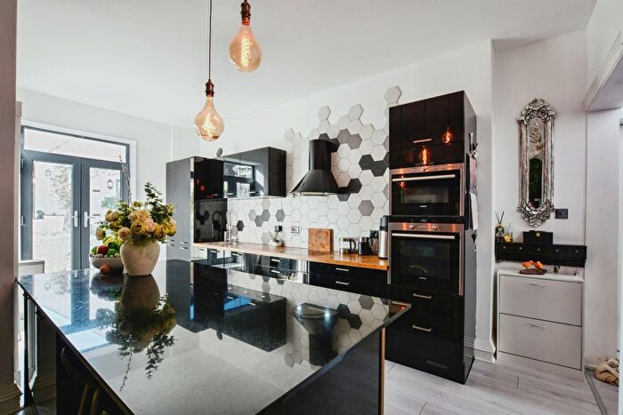 3 Bedroom Semi Detached House For Sale In West Street, Alford, LN13