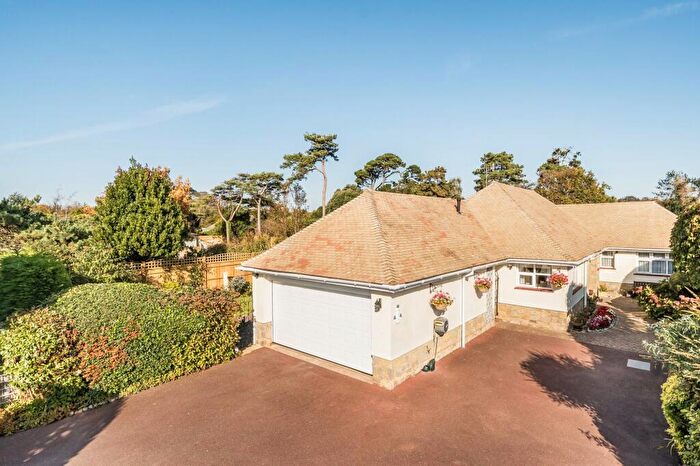 3 Bedroom Detached Bungalow For Sale In Sea Lane Close, East Preston, BN16