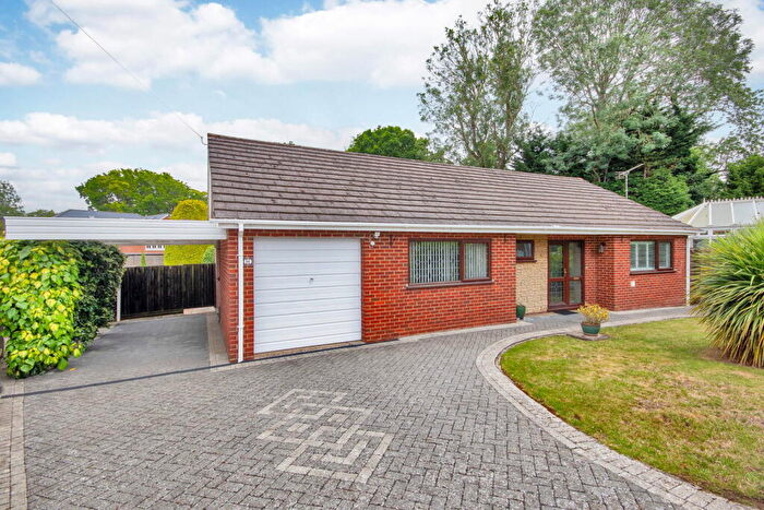 2 Bedroom Detached Bungalow For Sale In Studley Crescent, Longfield, DA3