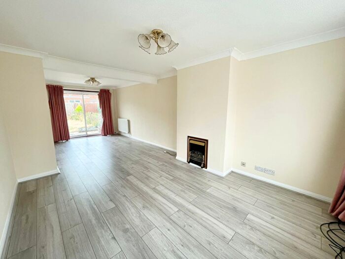 3 Bedroom Semi-Detached House To Rent In Perrysfield Road, Cheshunt, EN8