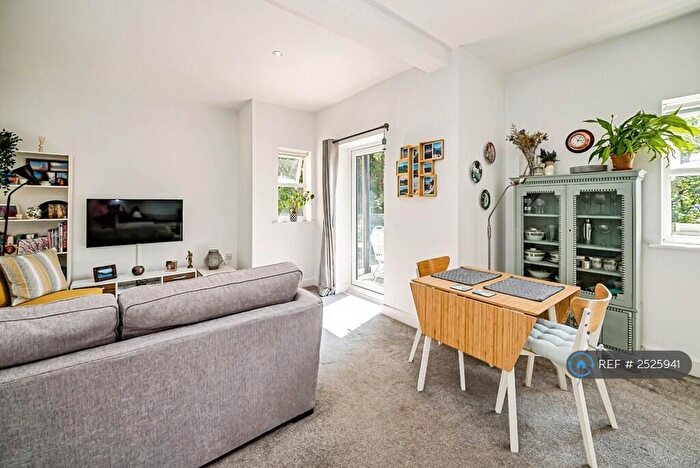 1 Bedroom Flat To Rent In Belmont House, High Wycombe, HP13