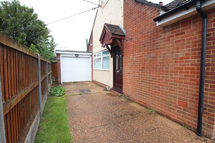 2 Bedroom Bungalow For Sale In Hawkinge, CT18