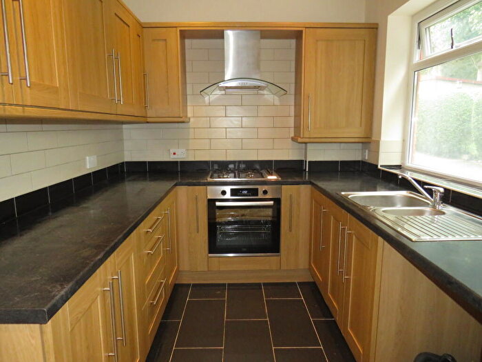 2 Bedroom House To Rent In Laurel Crescent, Halifax, HX2