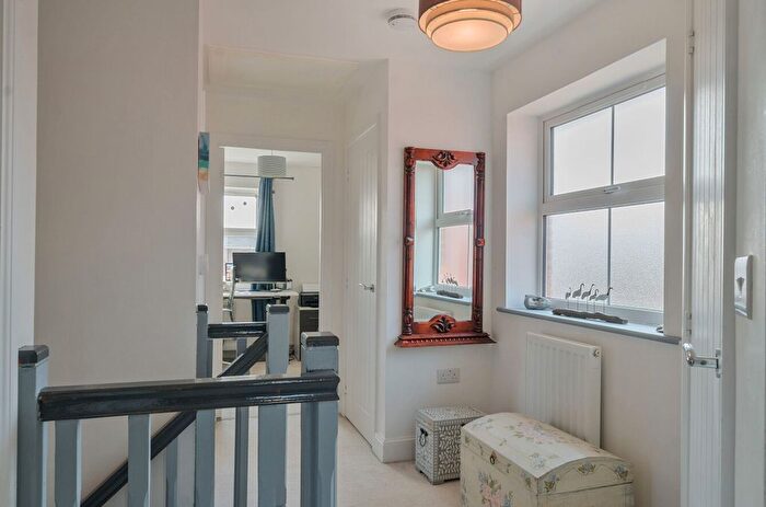 3 Bedroom Detached House For Sale In Willow Way, Bracklesham Bay, PO20