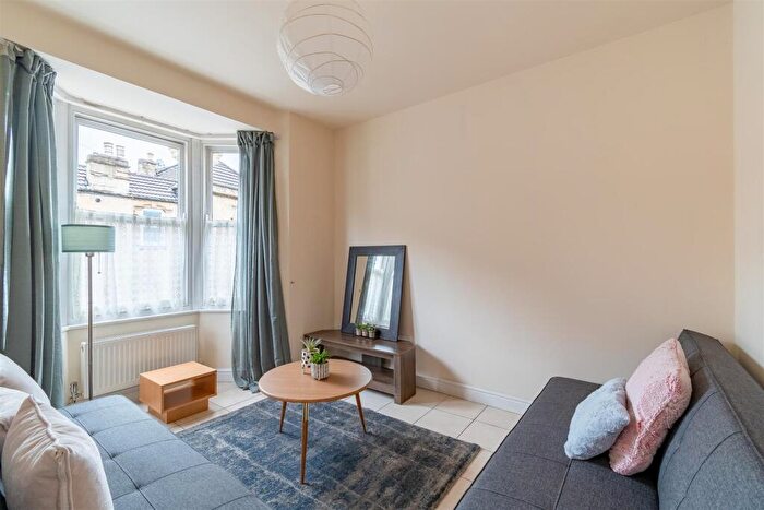 4 Bedroom House To Rent In Cork Street, Bath, BA1