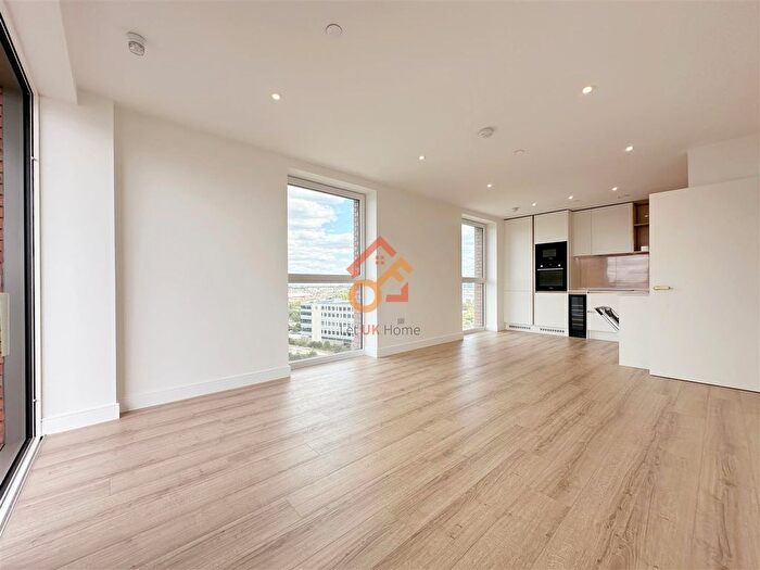 2 Bedroom Flat To Rent In Waterview House, Quay Walk, Wembley, HA0