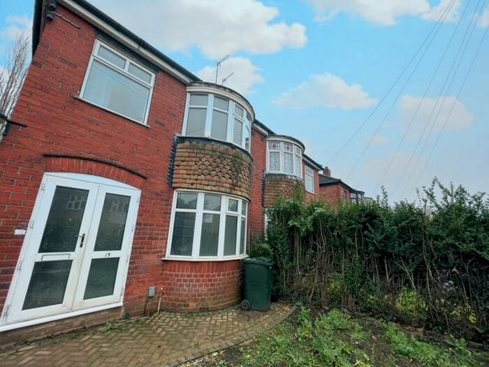 3 Bedroom House To Rent In Fraser Road, Rotherham, S60