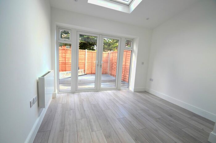 2 Bedroom Flat To Rent In Charles Road, Staines-Upon-Thames, TW18