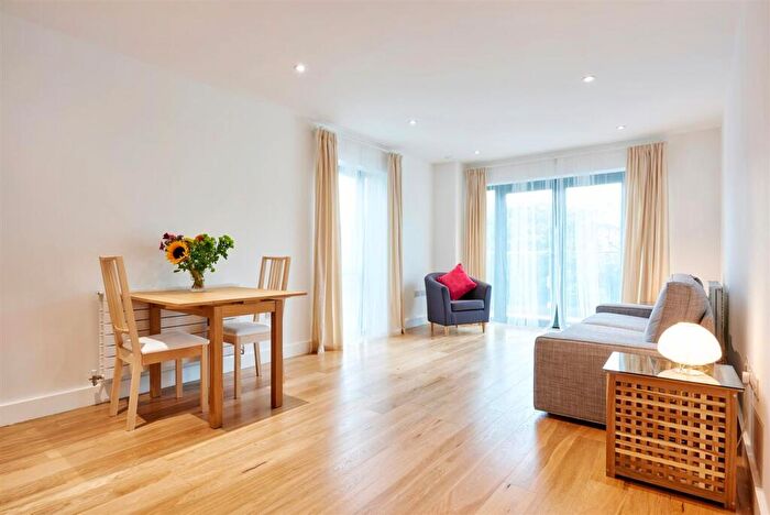 2 Bedroom Apartment To Rent In Gaol Ferry Steps, Bristol, BS1