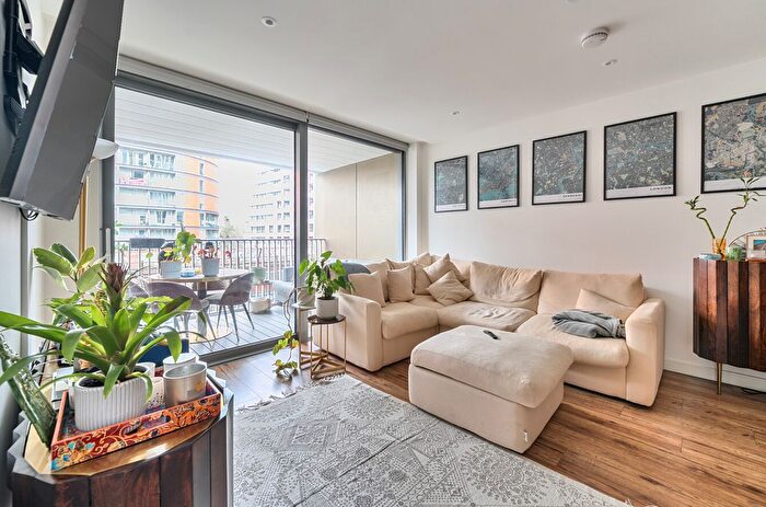 2 Bedroom Flat For Sale In Bowden House, Palmer Road, London, SW11