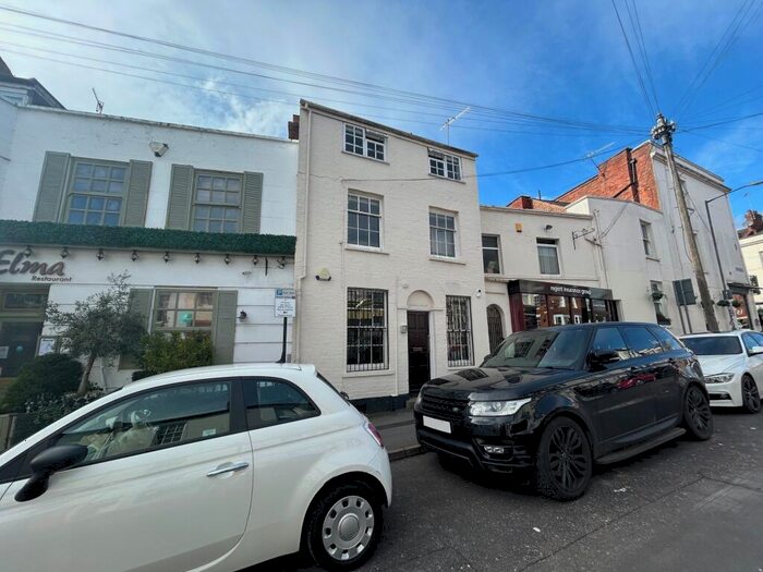 2 Bedroom Flat To Rent In Augusta Place, Leamington Spa, CV32