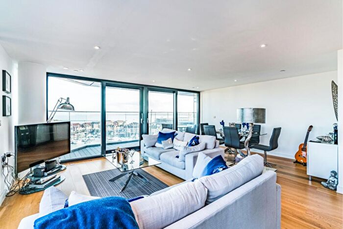 3 Bedroom Apartment To Rent In The Hawkins Tower, Ocean Village, SO14