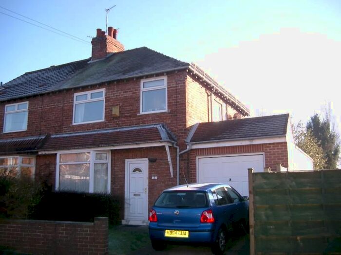 3 Bedroom Semi-Detached House To Rent In Walney Road, York, YO31