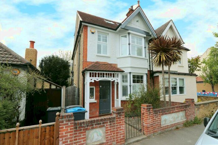4 Bedroom Semi-Detached House To Rent In Elm Road, New Malden, KT3