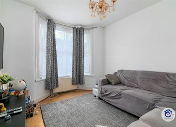 1 Bedroom Flat To Rent In Academia Way, London, N17