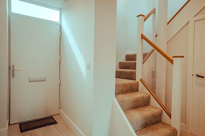 2 Bedroom Cottage For Sale In Railway Road, Ilkley, LS29
