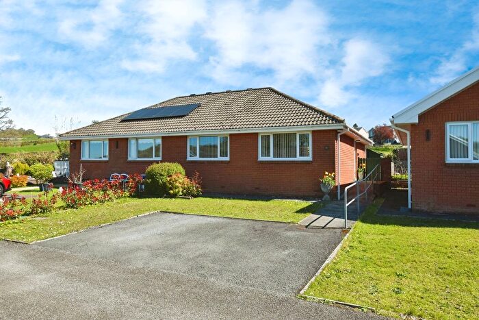 2 Bedroom Bungalow For Sale In Caeffynnon Road, Llandybie, Ammanford, Carmarthenshire, SA18