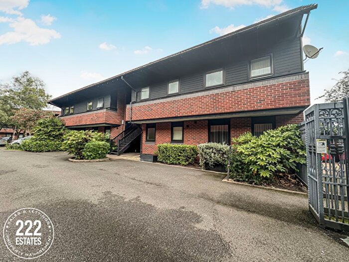 2 Bedroom Flat For Sale In Hamnett Court, Birchwood, Warrington, WA3