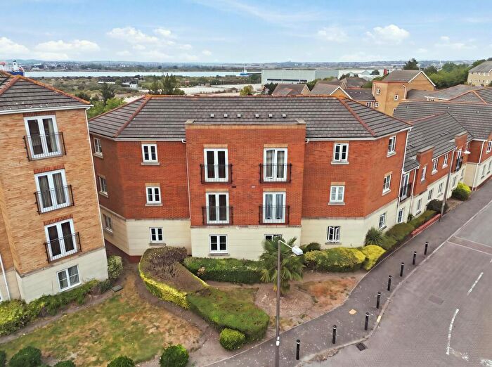 2 Bedroom Apartment For Sale In Coniston Avenue, Purfleet, RM19