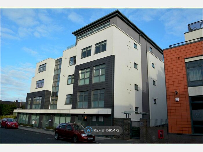 2 Bedroom Flat To Rent In Sherman Road, Bromley, BR1