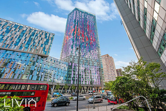 1 Bedroom Flat For Sale In Pinnacle Apartments, Croydon, CR0