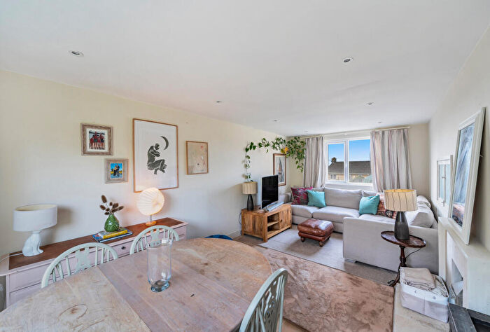 2 Bedroom Semi-Detached House For Sale In Garrick Road, Bath, Somerset, BA2