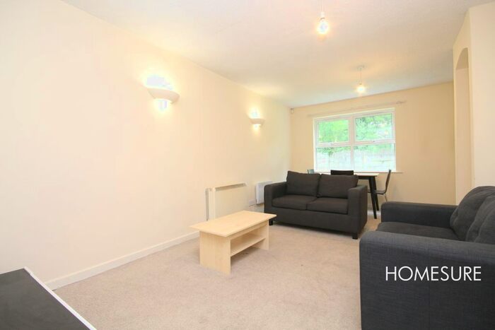 2 Bedroom Flat To Rent In Wilbraham Road, Manchester, M14