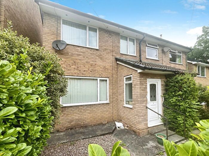3 Bedroom Semi-Detached House For Sale In Longclough Drive, Glossop, Derbyshire, SK13