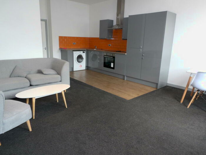 2 Bedroom Apartment To Rent In Newspaper House, BB1