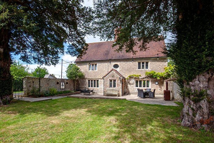 4 Bedroom Detached House For Sale In Marnhull, DT10