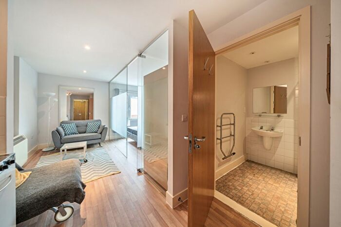 1 Bedroom Flat For Sale In Long Lane, London, SE1