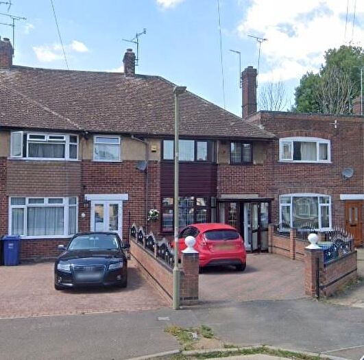3 Bedroom Terraced House For Sale In Banbury, Oxfordshire, OX16