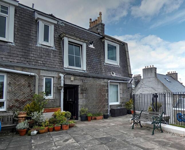 2 Bedroom Flat For Sale In Holburn Street, Aberdeen, AB10