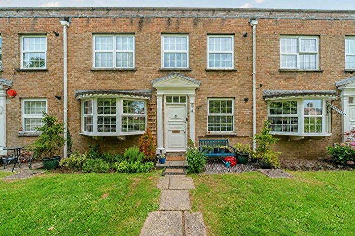 2 Bedroom Apartment For Sale In Grosvenor Mews, Southampton Road, Lymington, SO41