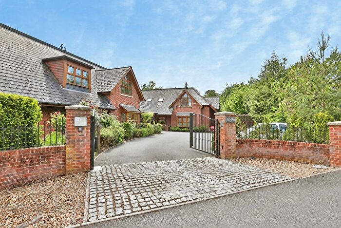 2 Bedroom Flat For Sale In West Moors Road, Ferndown, Dorset, BH22