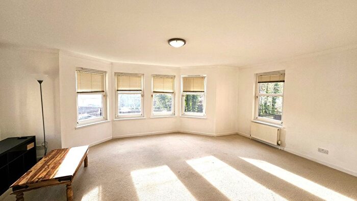 1 Bedroom Flat To Rent In Maxwell Street, Morningside, Edinburgh, EH10