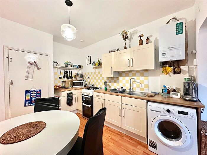 2 Bedroom Flat To Rent In Durnsford Road, Wimbledon Park, SW19
