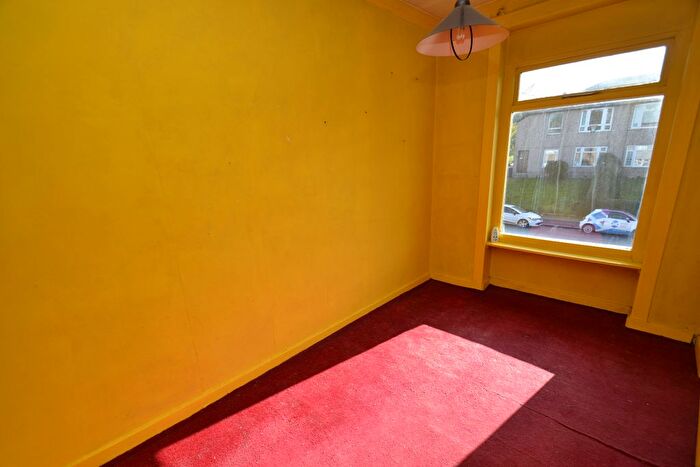 3 Bedroom Flat For Sale In Aikenhead Road, Kings Park, Glasgow, G44