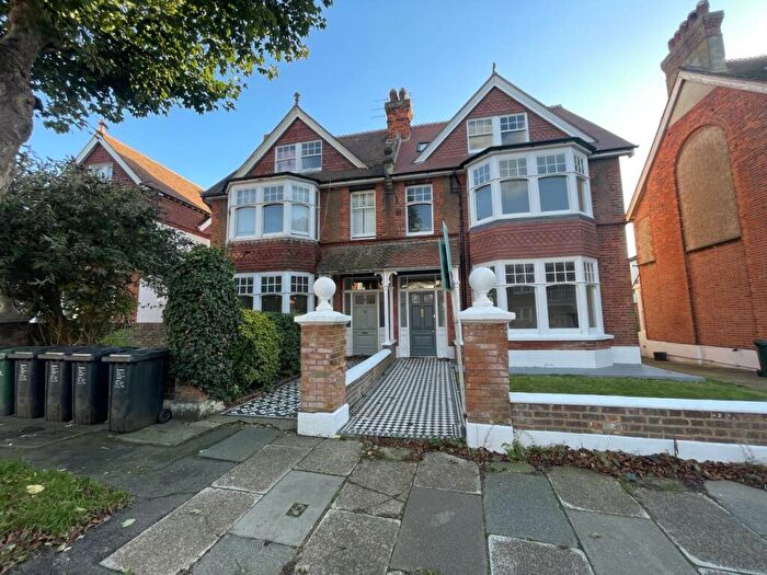 1 Bedroom Flat To Rent In Pembroke Crescent, Hove, East Sussex, BN3
