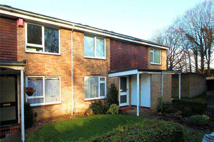 1 Bedroom Maisonette To Rent In Goldsworth Park, Surrey, Woking, Surrey, GU21