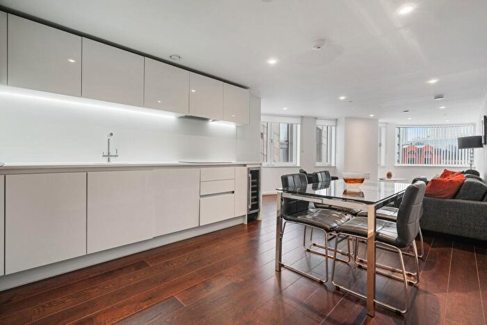 2 Bedroom Apartment To Rent In Eagle Point, City Road, London, EC1V