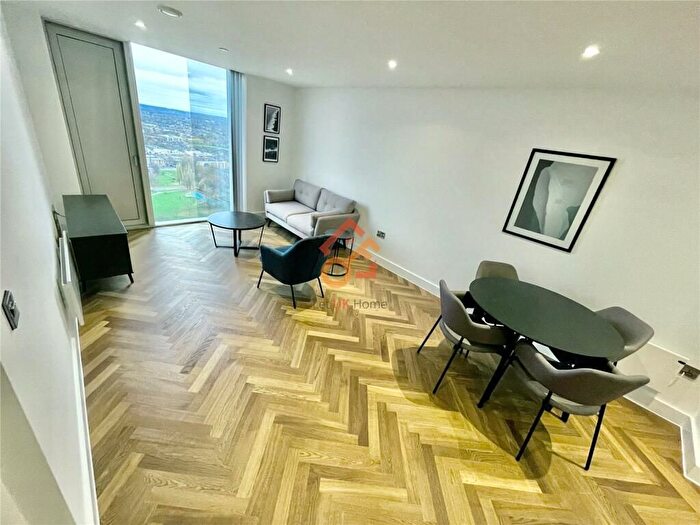 2 Bedroom Flat To Rent In East Tower, Deansgate Square, Owen Street, Manchester, M15