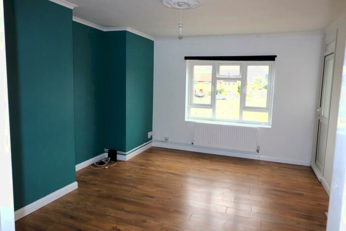 2 Bedroom Flat To Rent In Beaumont Crescent, Rainham, RM13