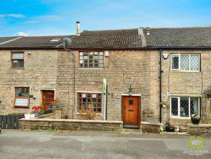 3 Bedroom Cottage For Sale In Stanhill Road, Oswaldtwistle, BB5