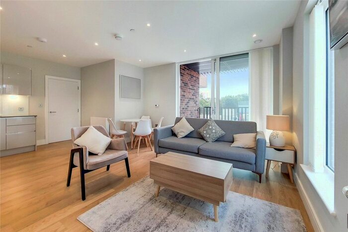 1 Bedroom Flat To Rent In Greyhound Parade, Wandsworth, SW17